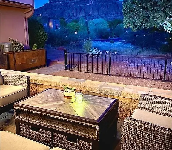 Beautiful Near Chapel Of The Holy Cross Holiday home *